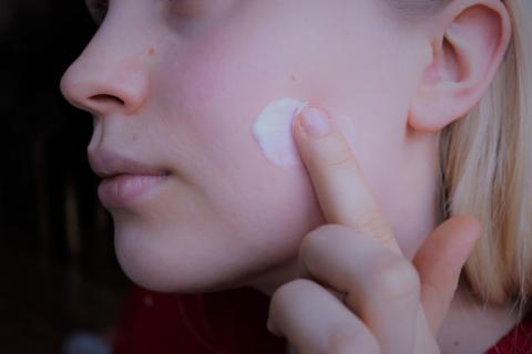 Rejuvenating Creams: 5 Things to Know about Anti-Aging